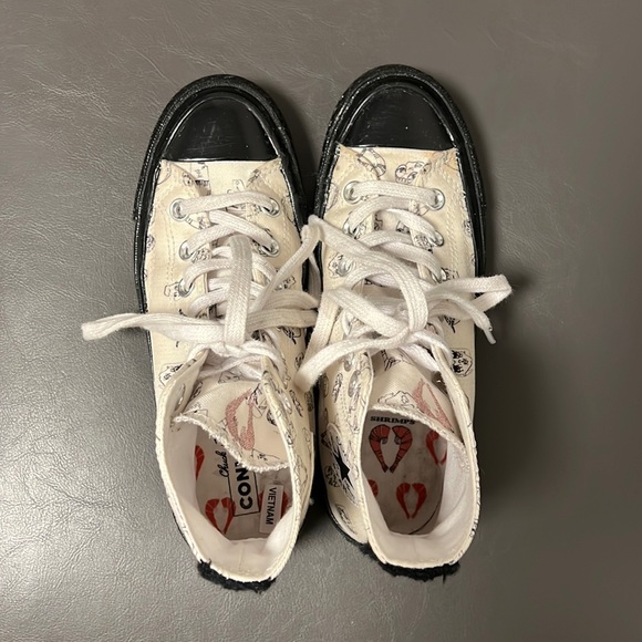 Super cool Converse shoes *LIMITED EDITION!! - Picture 2 of 6